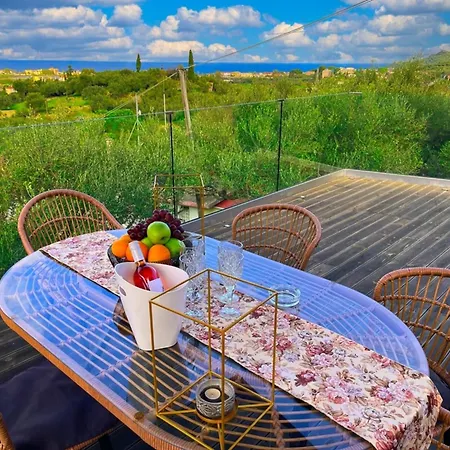 In With Private Pool & Sea Views