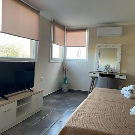 Vilă In With Private Pool & Sea Views