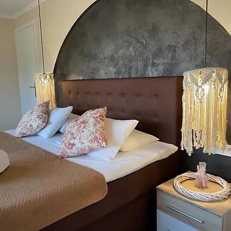 In With Private Pool & Sea Views