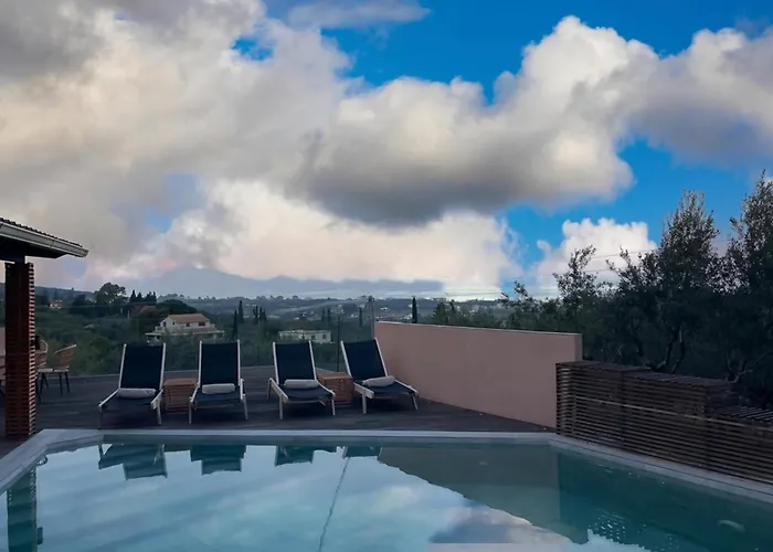 In With Private Pool & Sea Views Вилла