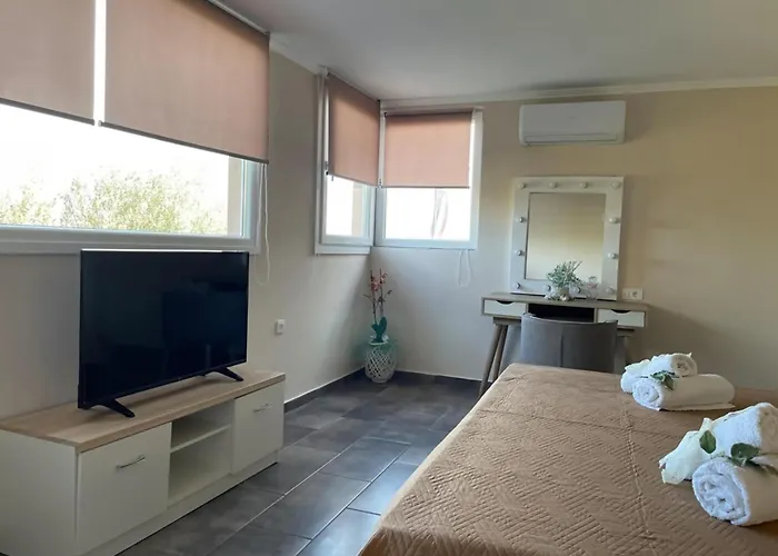 Вилла In With Private Pool & Sea Views