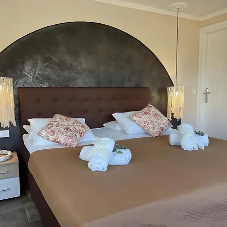فيلة In With Private Pool & Sea Views *